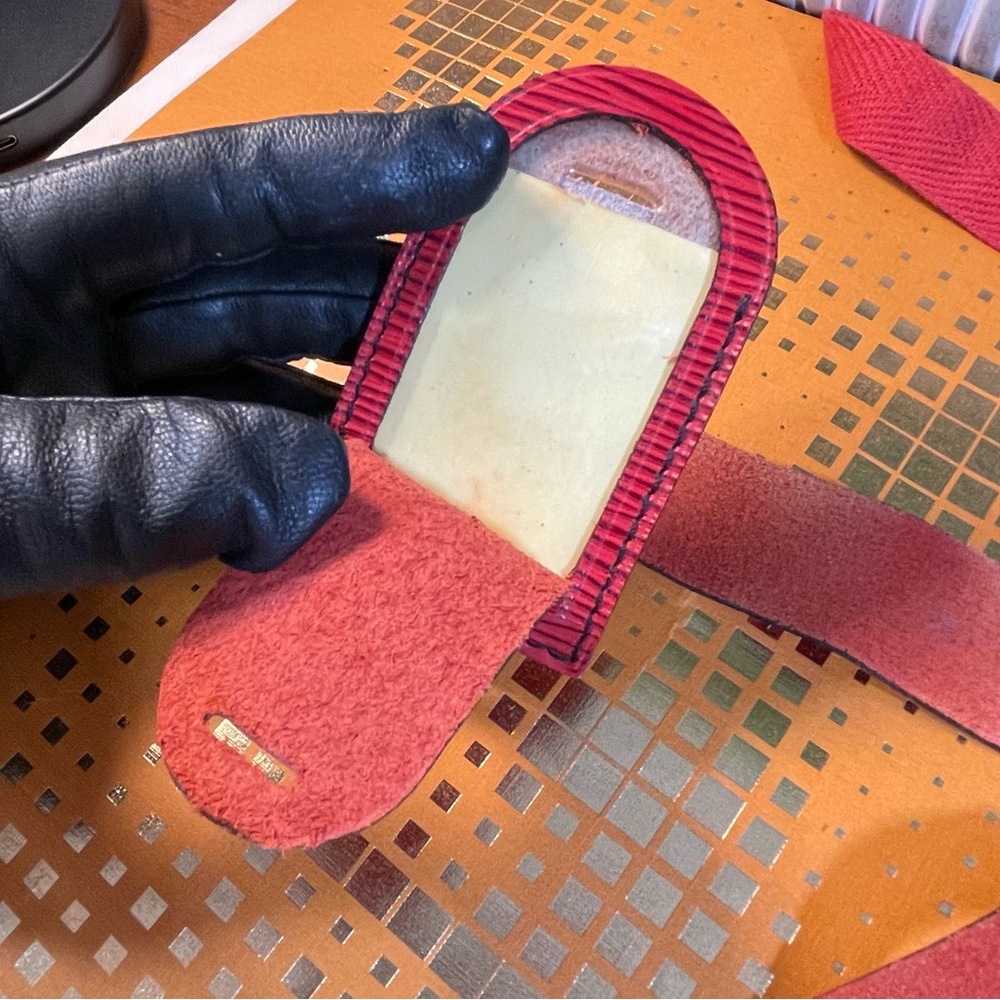 Louis Vuitton Rare Epi Red Luggage Tag & Poignet Set, Free non-LV clasp - Picture 15 of 16